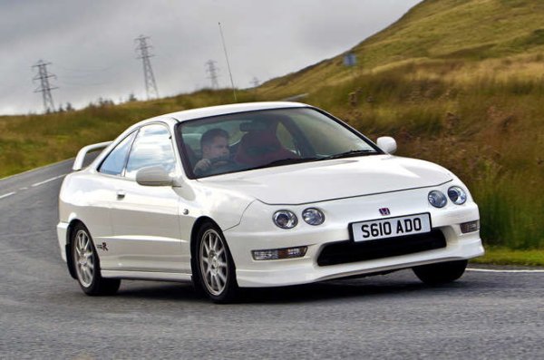 Невероятно е какъв култ породи това малко купе. Истинска Honda в разцвета на своите инженерни сили, а Integra беше най-великият израз на нейния талант за производство на брилянтни шосейни "спортисти". Някои дори казват, че това е най-добрата машина с предно предаване за всички времена. Но да не се увличаме.